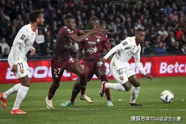 篮网大胜公牛3连胜 骑士险胜送76人3连败